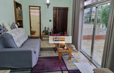 Imagem: A casa para alugar possui 4 Dormitórios, 4 Banheiros, 2 Vagas