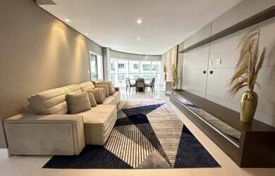 Imagem: O apartamento possui 4 Dormitórios, 3 Banheiros, 3 Vagas na