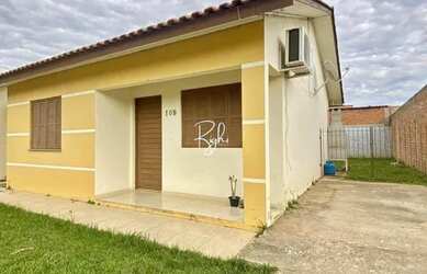 Imagem: A casa possui 2 Dormitórios, 1 Banheiro, 145m² de Área e