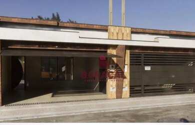 Imagem: A casa possui 3 Dormitórios, 3 Banheiros, 2 Vagas na garagem