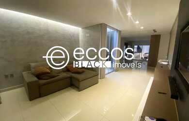 Imagem: A casa possui 3 Dormitórios, 3 Banheiros, 2 Vagas na garagem