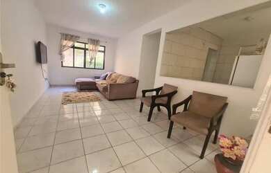 Imagem: O apartamento possui 3 Dormitórios, 1 Banheiro, 1 Vaga na garagem