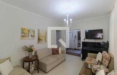 Imagem: A casa possui 4 Dormitórios, 1 Banheiro, 2 Vagas na garagem