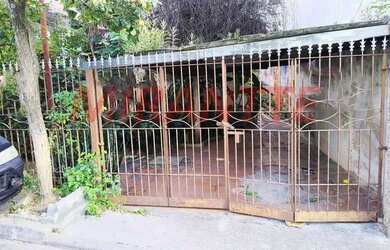 Imagem: A casa possui 1 Dormitório, 1 Banheiro, 2 Vagas na garagem