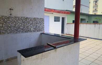 Imagem: A casa possui 4 Dormitórios, 5 Banheiros, 324m² de Área e