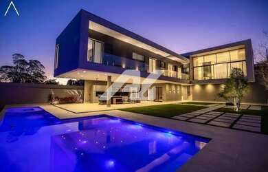 Imagem: A casa em condomínio possui 4 Dormitórios, 5 Banheiros, 4