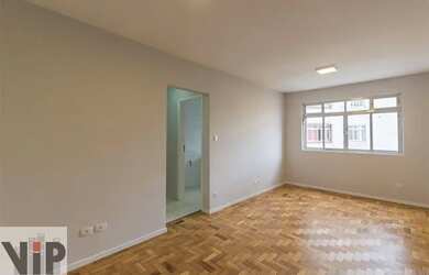 Imagem: O apartamento possui 1 Dormitório, 1 Banheiro, 1 Vaga na garagem