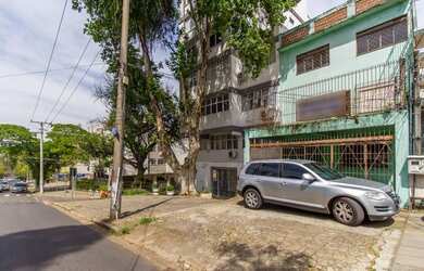 Imagem: A casa possui 3 Dormitórios, 5 Banheiros, 290m² de Área e