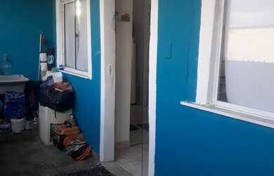 Imagem: A casa possui 2 Dormitórios, 1 Banheiro e está localizado