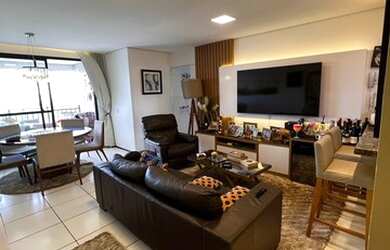 Imagem: O apartamento possui 3 Dormitórios, 2 Banheiros, 2 Vagas na