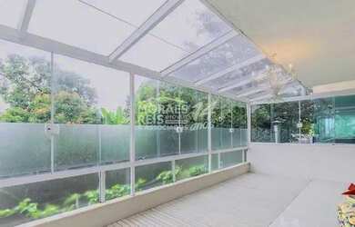 Imagem: A casa possui 3 Dormitórios, 5 Banheiros, 3 Vagas na garagem