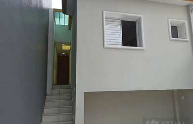 Imagem: A casa possui 2 Dormitórios, 2 Banheiros, 2 Vagas na garagem