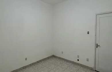 Imagem: O depósito e está localizado em Tijuca, Rio de Janeiro para