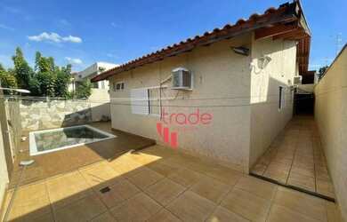 Imagem: A casa possui 3 Dormitórios, 4 Banheiros, 4 Vagas na garagem