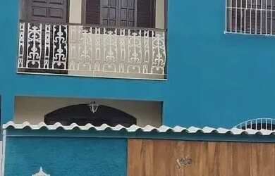 Imagem: A casa possui 5 Dormitórios, 4 Banheiros, 2 Vagas na garagem