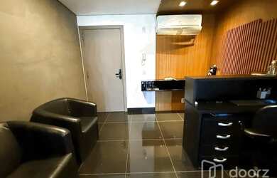 Imagem: O depósito possui 1 Vaga na garagem, 48m² de Área e está