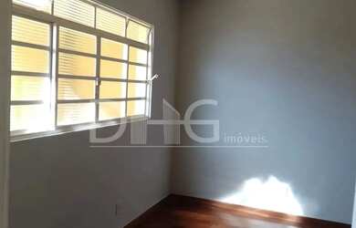 Imagem: A casa possui 2 Dormitórios, 1 Banheiro, 5 Vagas na garagem