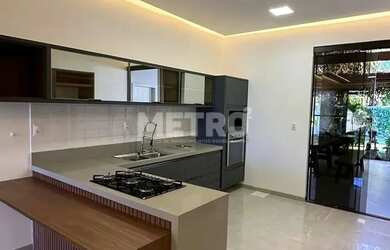 Imagem: A casa em condomínio possui 2 Dormitórios, 3 Banheiros, 4