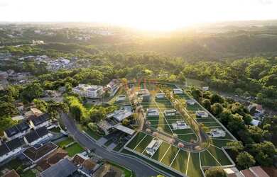 Imagem: O terreno possui 214m² de Área e está localizado em Taboão
