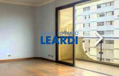 Imagem: O apartamento possui 3 Dormitórios, 5 Banheiros, 2 Vagas na