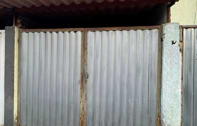 Imagem: A casa possui 1 Dormitório, 1 Banheiro, 1 Vaga na garagem