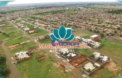 Imagem: O terreno possui 200m² de Área e está localizado em Loteamento