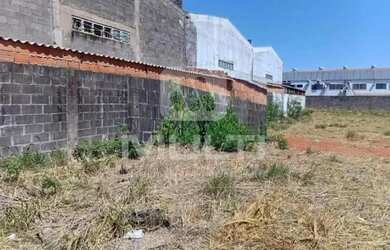 Imagem: O terreno possui 1m² de Área, Imóvel novo e está localizado