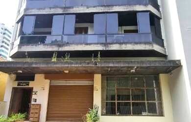 Imagem: O apartamento possui 2 Dormitórios, 1 Banheiro, 2 Vagas na