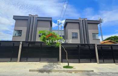 Imagem: A casa possui 3 Dormitórios, 3 Banheiros, 2 Vagas na garagem