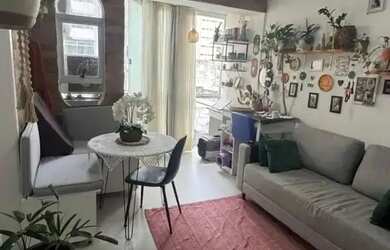 Imagem: O apartamento possui 1 Dormitório, 1 Banheiro, 1 Vaga na garagem