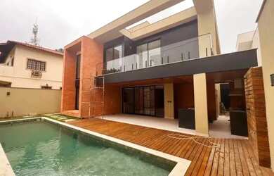 Imagem: A casa em condomínio possui 5 Dormitórios, 5 Banheiros, 5