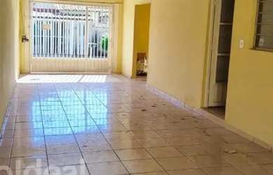 Imagem: A casa possui 3 Dormitórios, 2 Banheiros e 200m² de Área