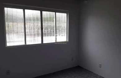 Imagem: A casa possui 3 Dormitórios, 1 Banheiro, 3 Vagas na garagem