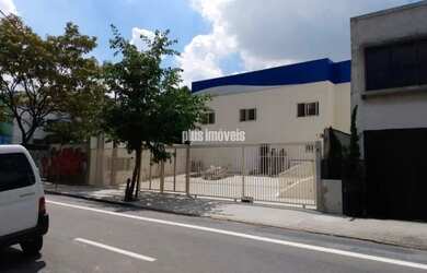 Imagem: O depósito possui 5 Vagas na garagem, 1.060m² de Área e