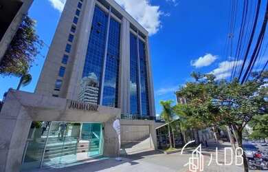 Imagem: O depósito possui 5 Vagas na garagem, 564m² de Área e está