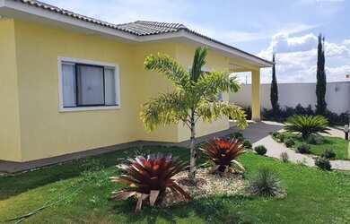 Imagem: A casa em condomínio possui 3 Dormitórios, 5 Banheiros, 4