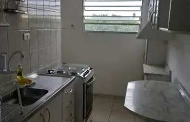 Imagem: O apartamento possui 2 Dormitórios, 1 Banheiro, 1 Vaga na garagem