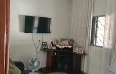 Imagem: A casa possui 2 Dormitórios, 1 Banheiro, 70m² de Área e