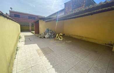 Imagem: A casa possui 2 Dormitórios, 2 Banheiros, 5 Vagas na garagem