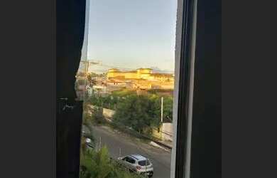 Imagem: A casa em condomínio possui 1 Dormitório e 1 Banheiro e está