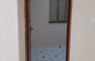 Imagem: A casa possui 2 Dormitórios, 1 Banheiro e está localizado