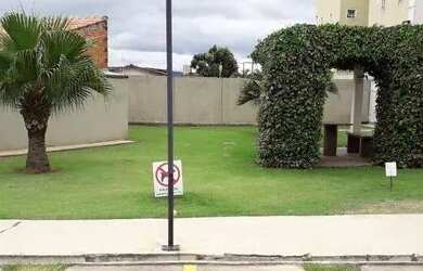 Imagem 12: Apartamento repleto de armários