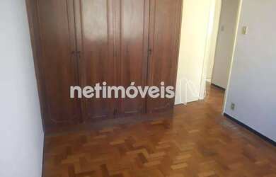 Imagem: O apartamento possui 3 Dormitórios, 1 Banheiro, 1 Vaga na garagem