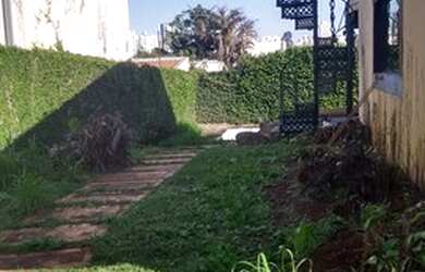 Imagem: A casa possui 3 Dormitórios, 3 Banheiros, 5 Vagas na garagem