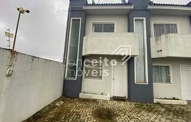 Imagem: A casa possui 2 Dormitórios, 1 Banheiro, 1 Vaga na garagem