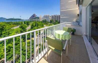 Imagem 2: Espetacular 4 dormitórios 2 suites sendo uma Master, 2 banheiros Reformados...