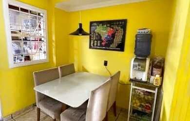 Imagem: A casa possui 2 Dormitórios, 1 Banheiro, 1 Vaga na garagem