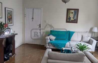 Imagem: A casa à venda possui 4 Dormitórios, 2 Banheiros e 174m²