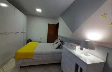 Imagem: A casa possui 2 Dormitórios, 1 Banheiro, 1 Vaga na garagem