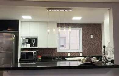 Imagem: O apartamento possui 3 Dormitórios, 1 Banheiro, 1 Vaga na garagem